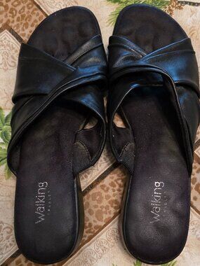 Walking Cradles Sandals Size 7